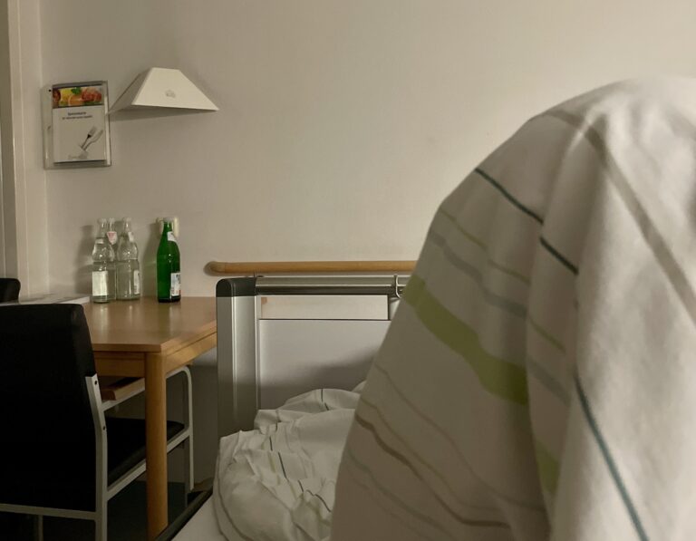 Krankenhaus Zimmerzuschlag Einbett/Zweibett, was es kostet